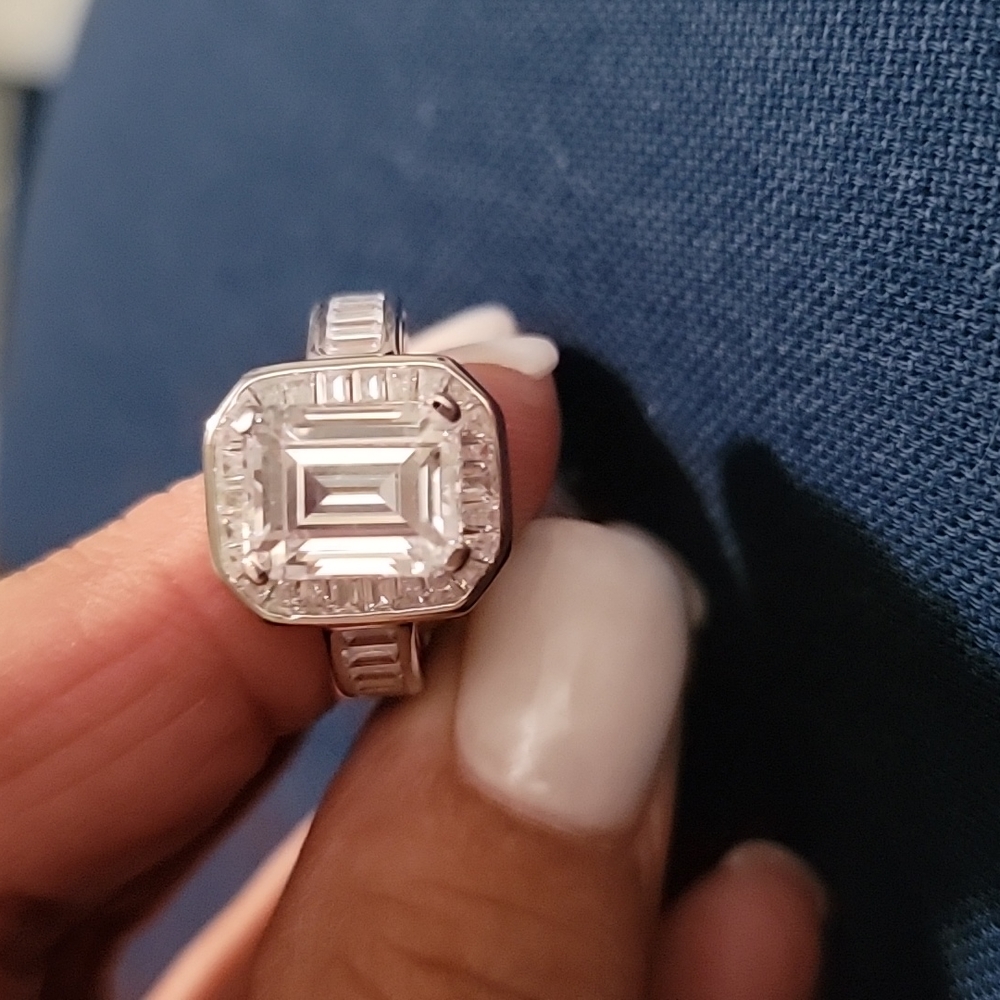 Ring - Picture 3 of 6